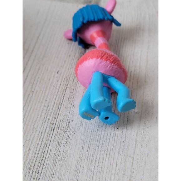 Trolls Cooper 2019 DWA toy figure pink stripe - Picture 5 of 6